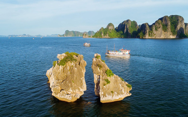 Dịch vụ quay phim bằng Flycam trên vịnh Hạ Long - Quay Phim Quang Ninh